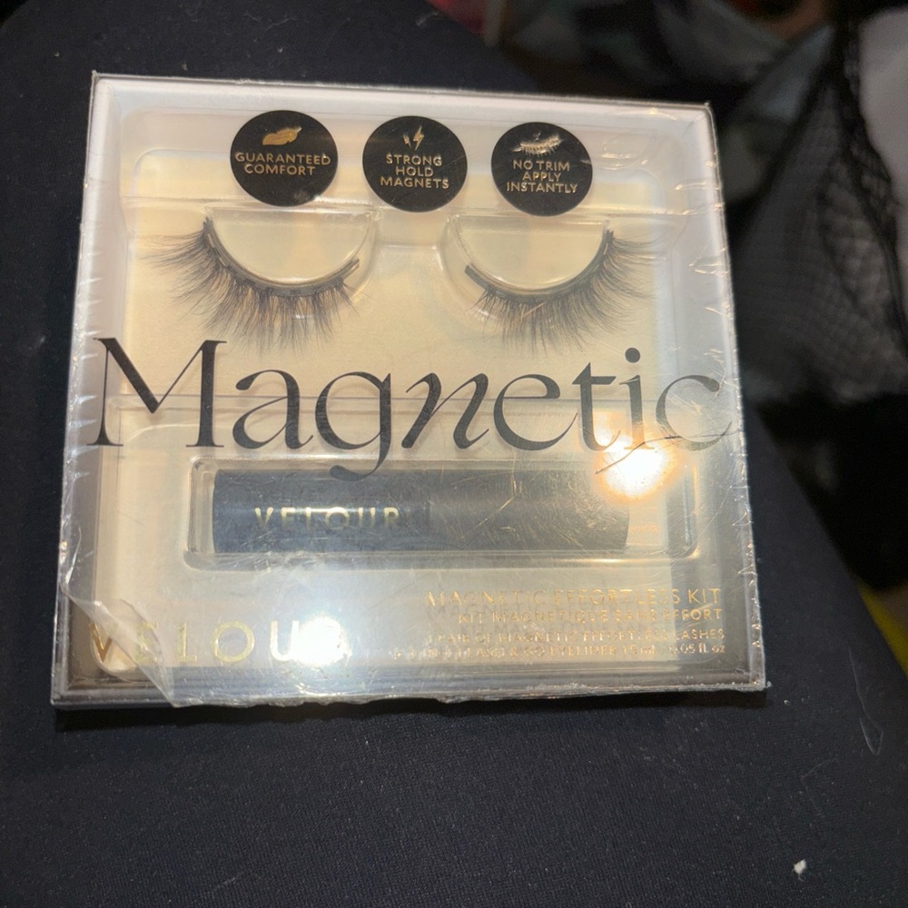 VELOUR Magnetic Effortless Kit.  New Sealed!